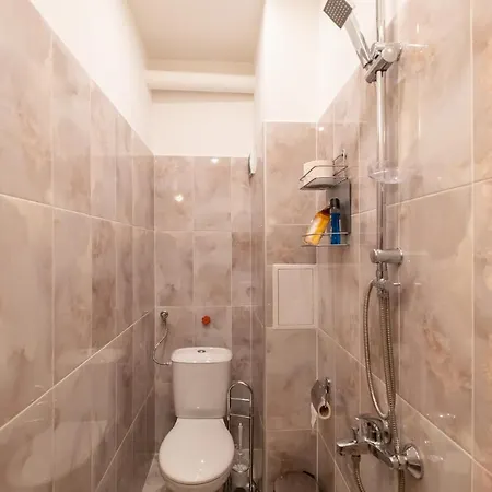 Feel - One Bedroom Next To Russian Square Apartment *