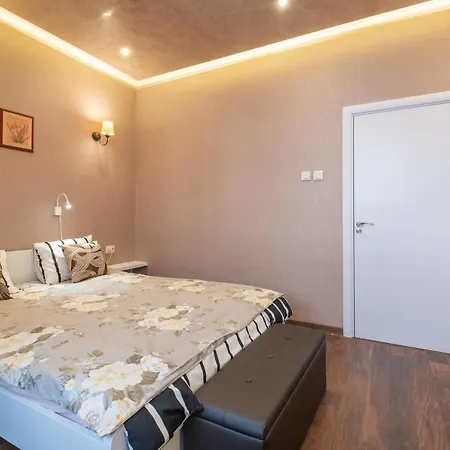 Feel - One Bedroom Next To Russian Square Sofia