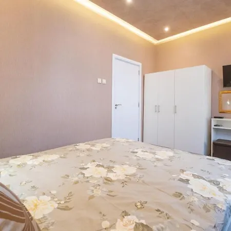 Feel - One Bedroom Next To Russian Square * Sofia